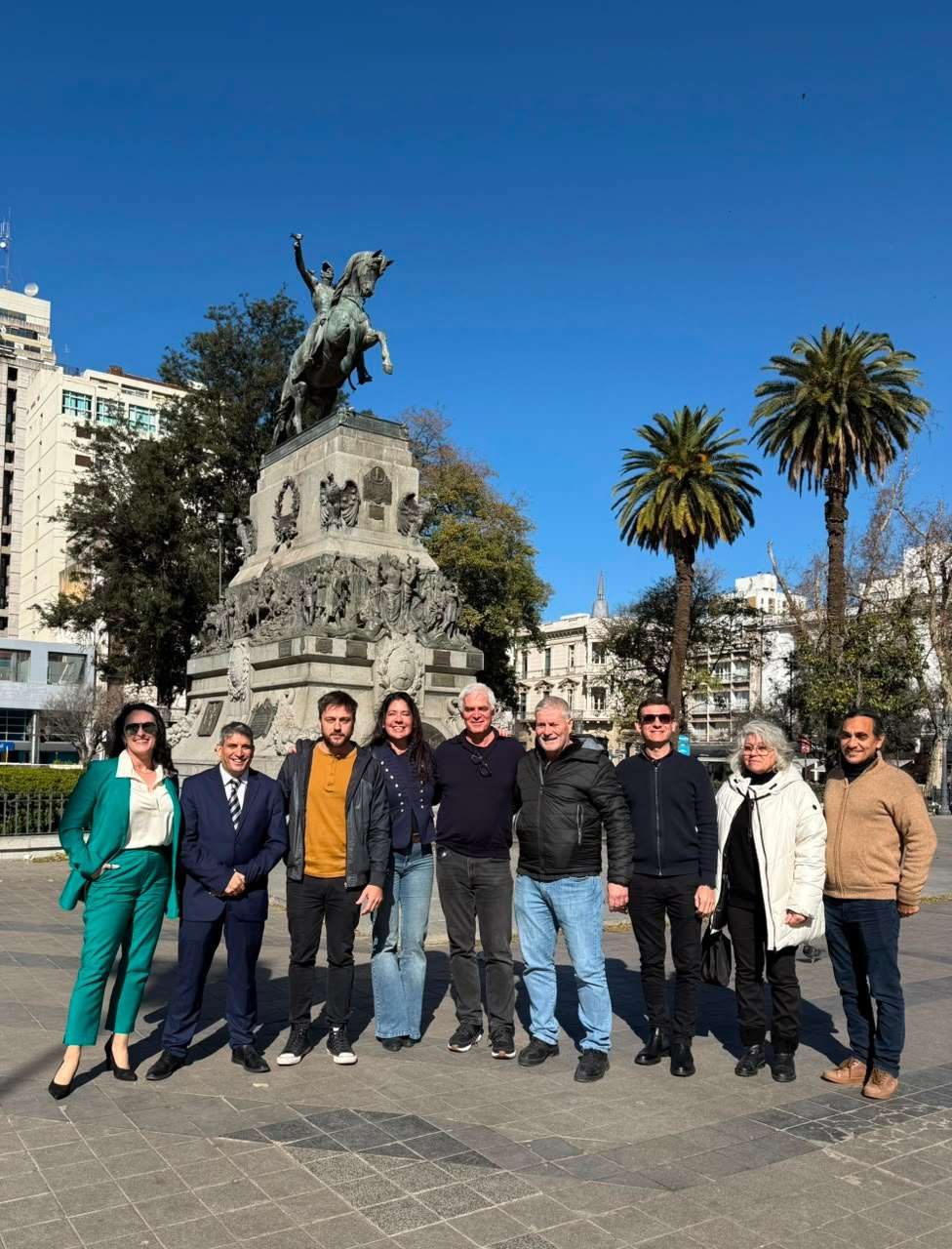 Integrantes de la lista Córdoba Democrática en una plaza de Córdoba